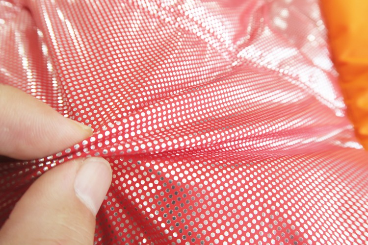 自重堂 防寒服 48490 裏地のアップ画像